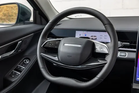 Jaecoo 5 HEV Exclusive 2025 view 3