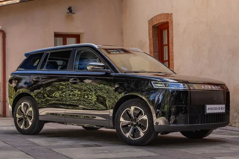 Jaecoo 5 EV Exclusive 2025 view 11