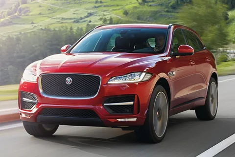 Jaguar F-Pace 35t AWD Portfolio 2015 view 3