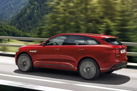 Jaguar F-Pace 35t AWD Portfolio 2015 view 7