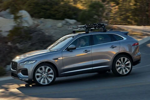 Jaguar F-Pace P400e R-Dynamic Black 2022 view 8