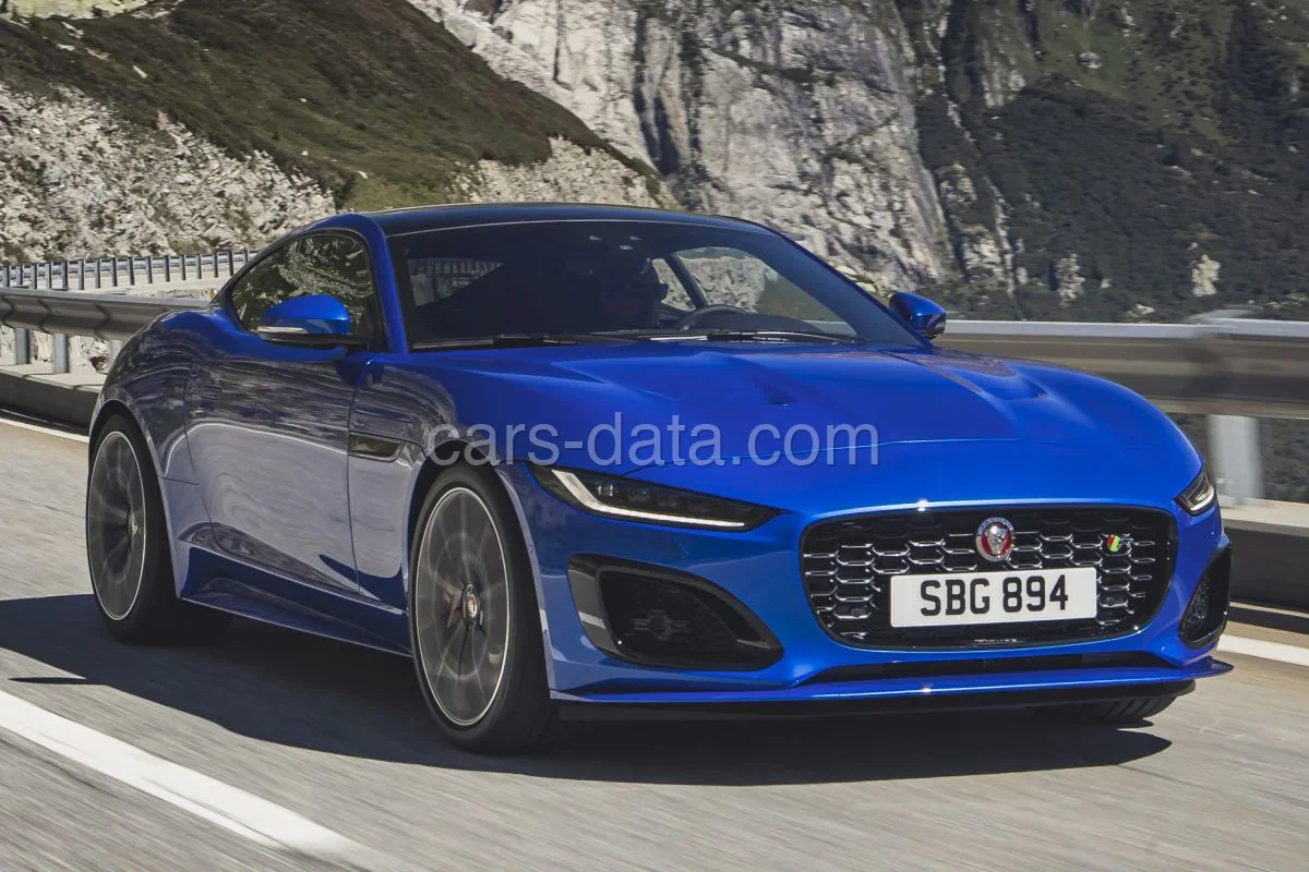 Jaguar F-type Coupé P300 2020 front view