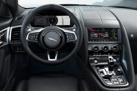 Jaguar F-type Coupé P300 2020 view 4