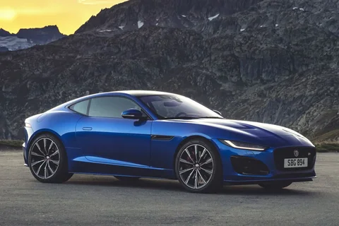 Jaguar F-type Coupé P300 2020 view 11