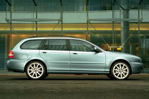 Jaguar X-Type Estate 2.2D Executive 2005 view 5
