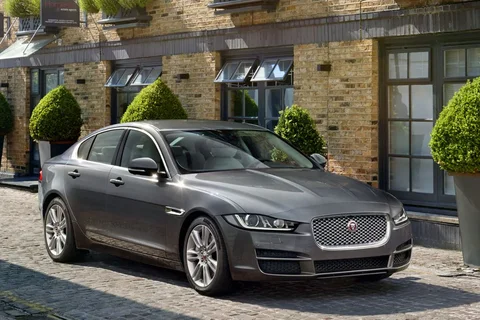 Jaguar XE 30t AWD Pure 2017 view 3