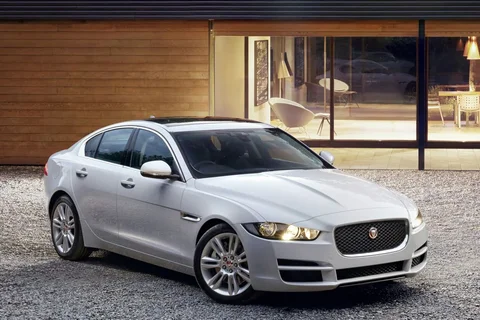 Jaguar XE 30t AWD Pure 2017 view 8