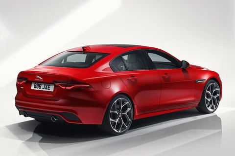Jaguar XE D180 AWD SE 2019 view 5