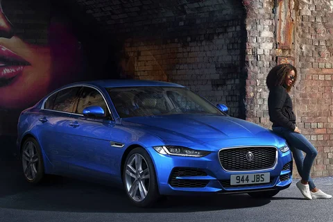Jaguar XE D180 AWD SE 2019 view 10