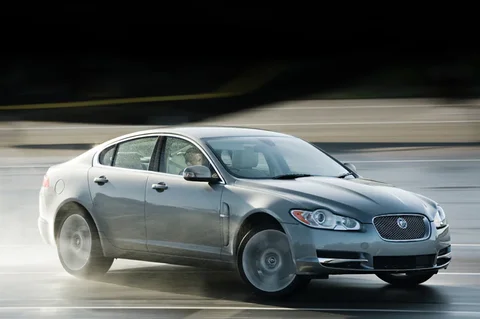 Jaguar XF 3.0D V6 S Pace 2010 view 6