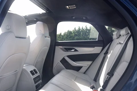 Jaguar XF D200 Dynamic SE 2020 view 10