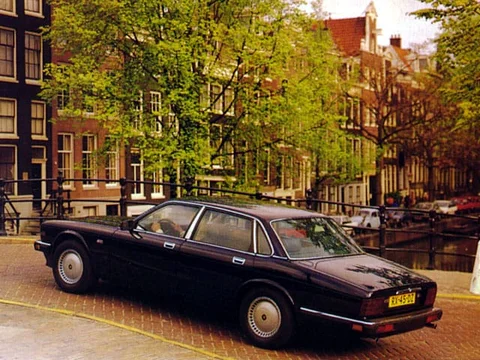 Jaguar XJ XJ12 1993 view 3