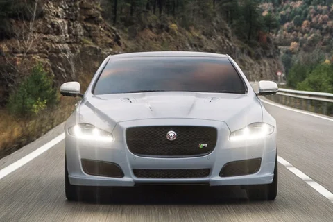 Jaguar XJ 2.0 SC Luxury 2015 view 3