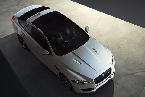 Jaguar XJ 2.0 SC Luxury 2015 view 5