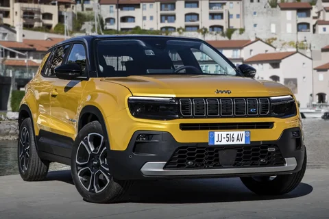 Jeep Avenger 54kWh Longitude 2023 view 2