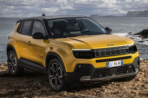 Jeep Avenger 54kWh Longitude 2023 view 3