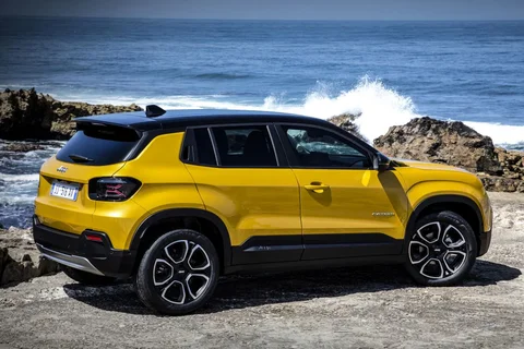 Jeep Avenger 54kWh Longitude 2023 view 4