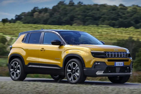 Jeep Avenger 54kWh Longitude 2023 view 9