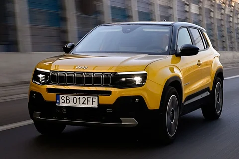 Jeep Avenger 1.2 e-Hybrid Black Edition 2026 view 10