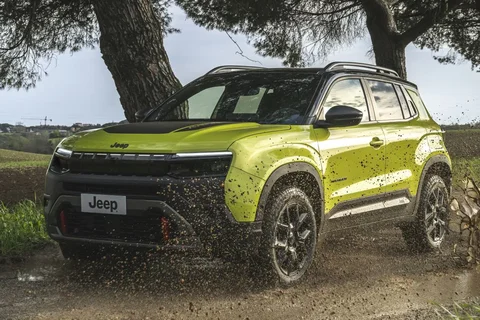 Jeep Avenger 54kWh Altitude 2026 suv view 4