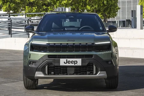 Jeep Avenger 1.2 4xe Upland 2026 suv view 9