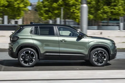 Jeep Avenger 1.2 4xe Upland 2026 suv view 3