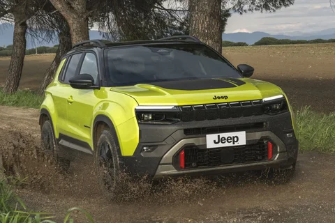 Jeep Avenger 54kWh Altitude 2026 suv view 6