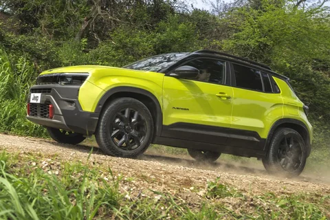 Jeep Avenger 54kWh Altitude 2026 suv view 7