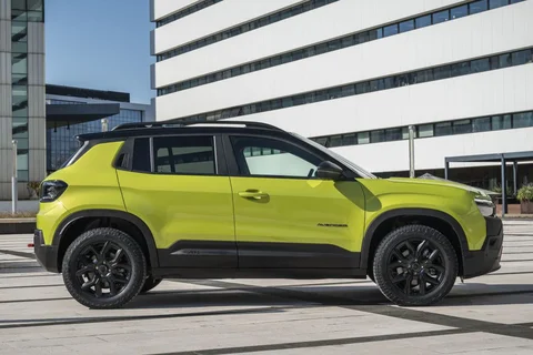 Jeep Avenger 54kWh Altitude 2026 suv view 3