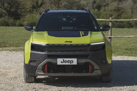 Jeep Avenger 54kWh Altitude 2026 suv view 9