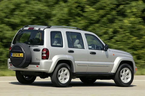 Jeep Cherokee 2.4i Sport 2005 view 2
