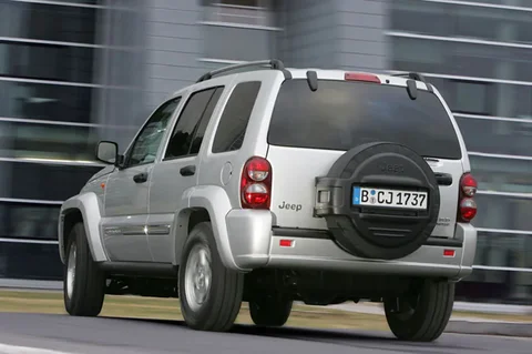 Jeep Cherokee 2.4i Sport 2005 view 7