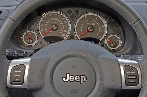 Jeep Cherokee 2.4i Sport 2005 view 9