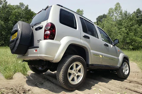 Jeep Cherokee 2.4i Sport 2005 view 10