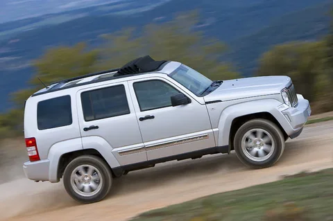 Jeep Cherokee 3.7 V6 Limited 2008 view 9