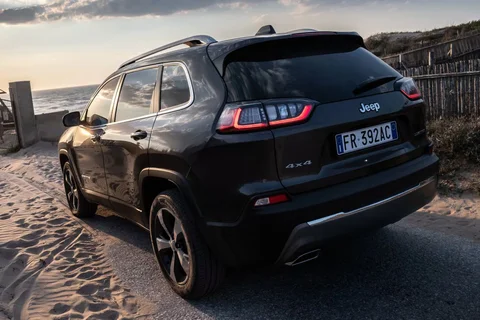 Jeep Cherokee 2.2 CRD 4x4 Limited 2019 view 5