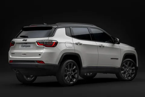 Jeep Compass 4xe 240 PHEV Upland 2022 view 2