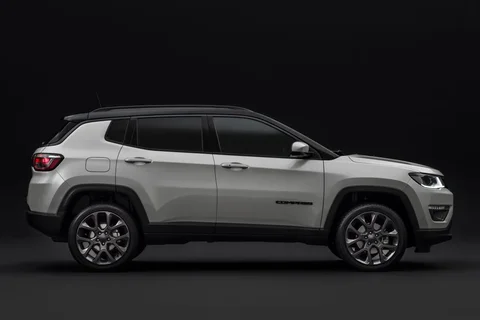 Jeep Compass 4xe 240 PHEV Upland 2022 view 3