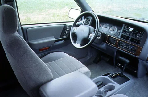 Jeep Grand Cherokee 4.0i Laredo 1993 view 2