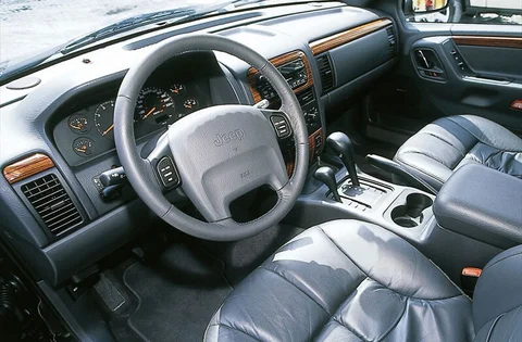 Jeep Grand Cherokee 4.0i Laredo 1999 view 3