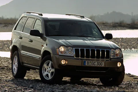 Jeep Grand Cherokee 4.7 V8 Laredo 2005 view 3