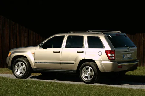 Jeep Grand Cherokee 4.7 V8 Laredo 2005 view 5