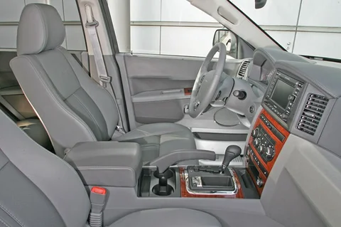 Jeep Grand Cherokee 4.7 V8 Laredo 2005 view 9