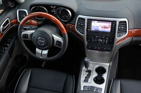 Jeep Grand Cherokee Van 3.6 V6 Laredo 2012 view 3