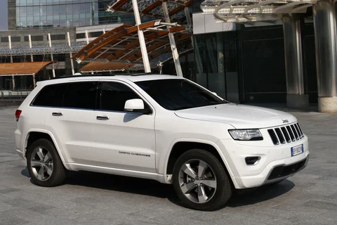 Jeep Grand Cherokee 3.6 V6 Summit 2018 view 10