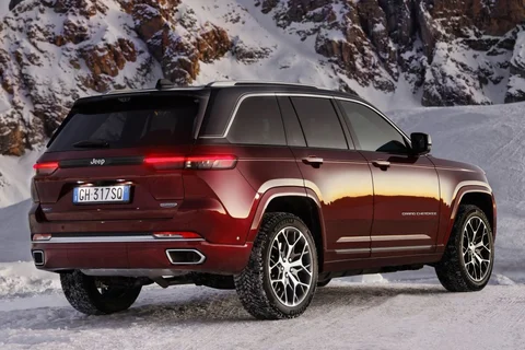 Jeep Grand Cherokee Launch Edition 4xe 2023 view 4
