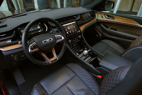 Jeep Grand Cherokee Launch Edition 4xe 2023 view 5