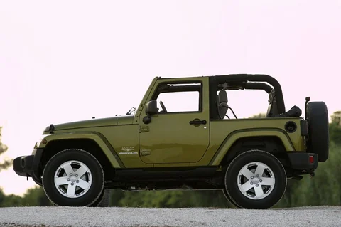 Jeep Wrangler 2.8 CRD Mountain 2012 view 4