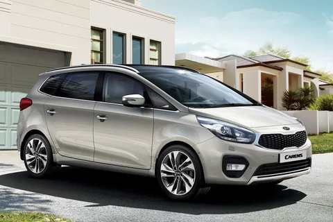 Kia Carens 1.6 GDI DynamicLine 2016 view 4