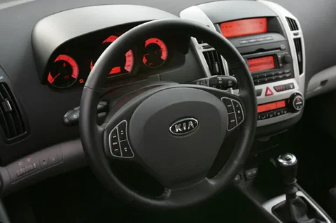 Kia Ceed 2.0 CRDi X-clusive 2007 view 5